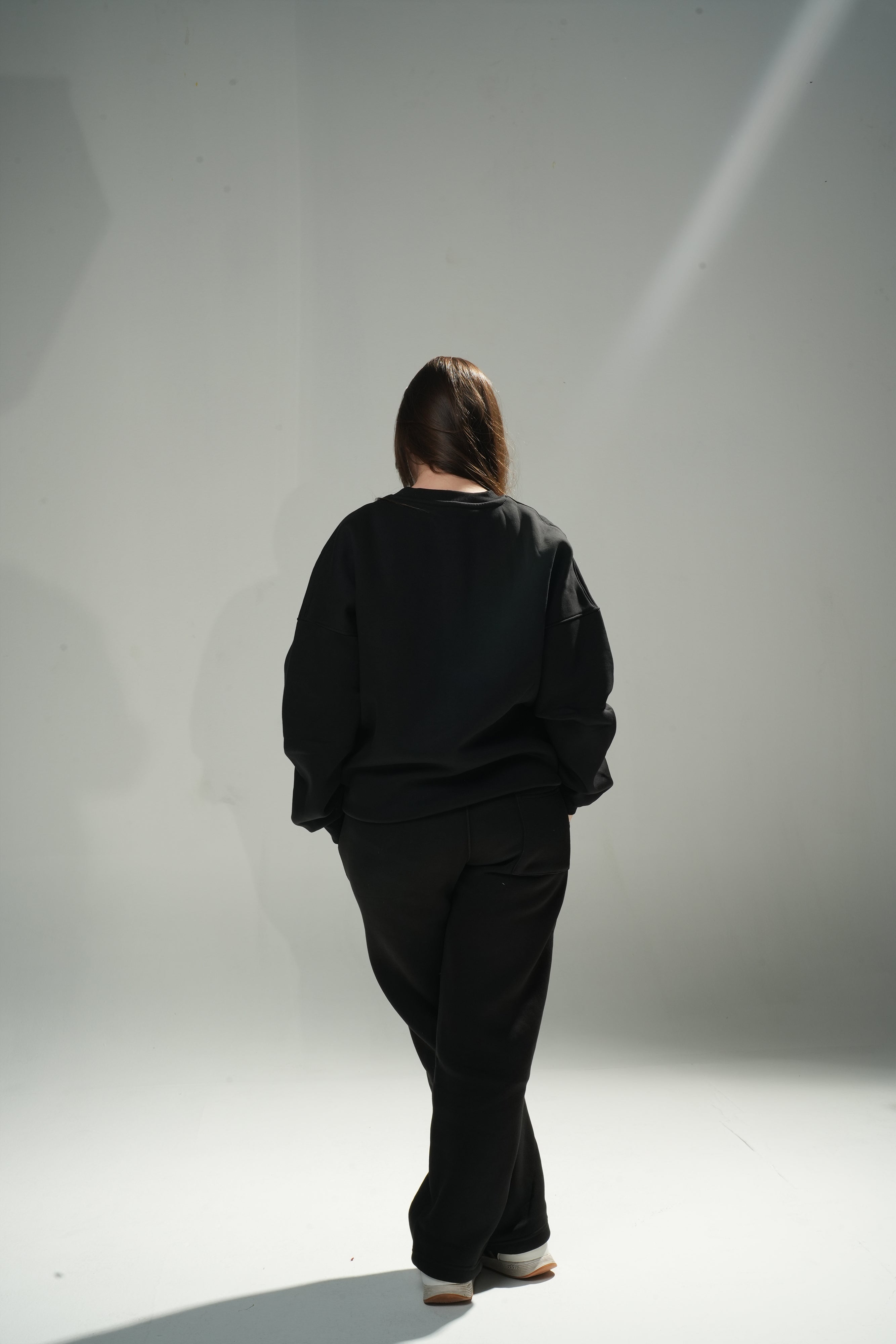 Black "Essence" Oversize Crew Neck Sweeter