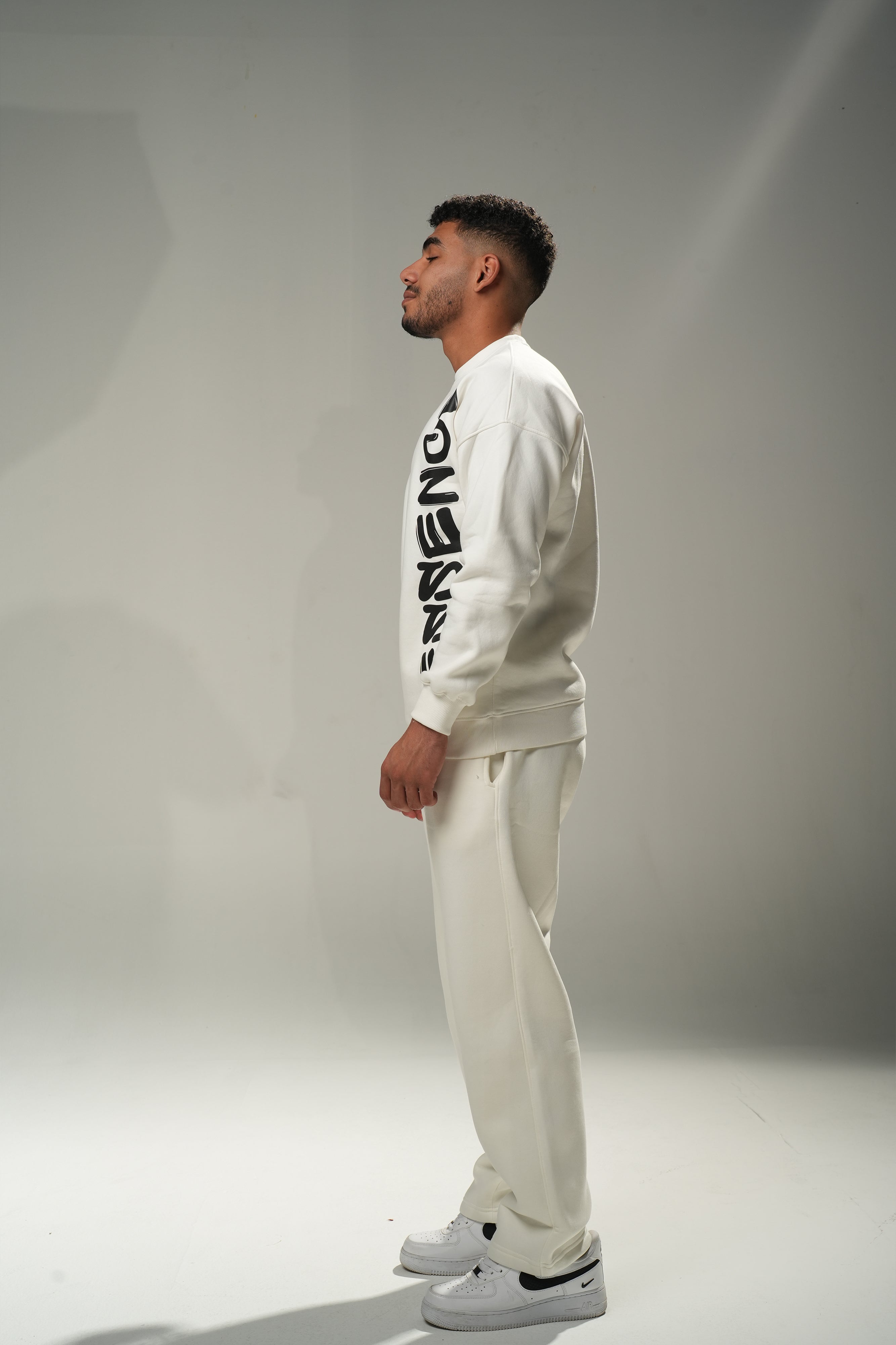 Off-White "Essence" Oversize Crew Neck Sweeter