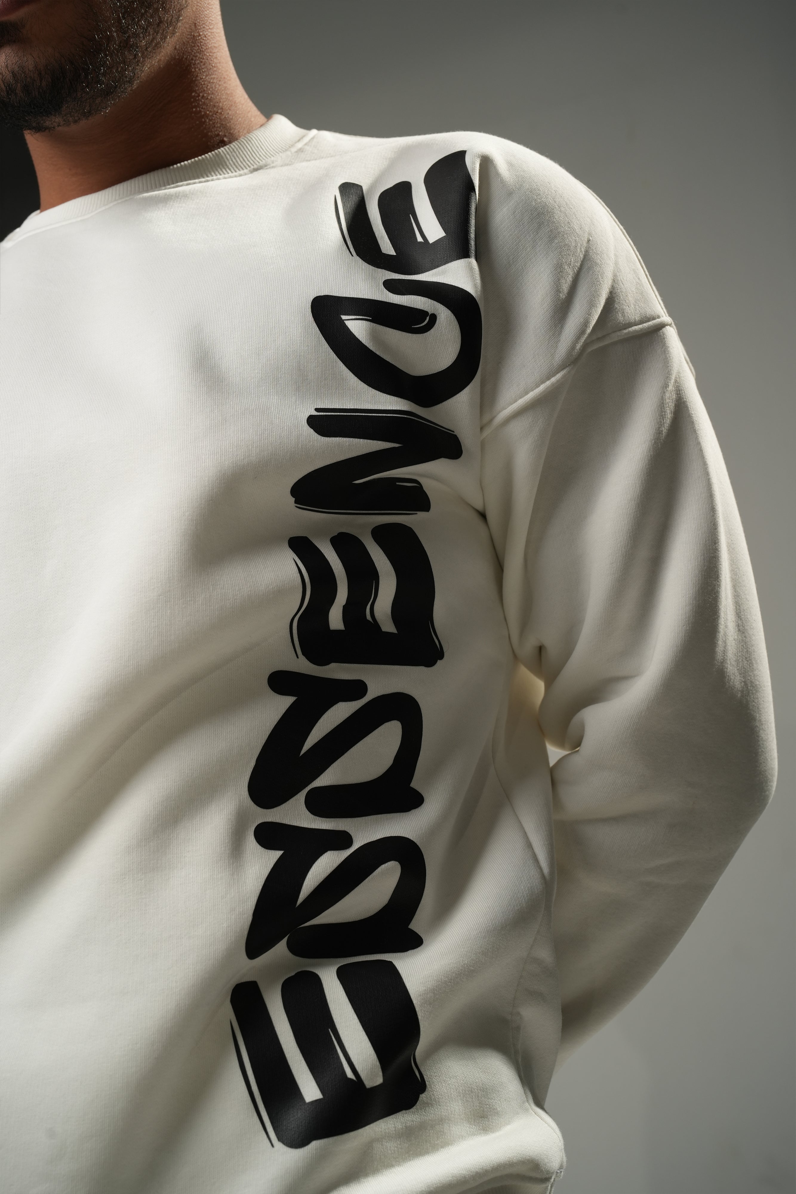 Off-White "Essence" Oversize Crew Neck Sweeter