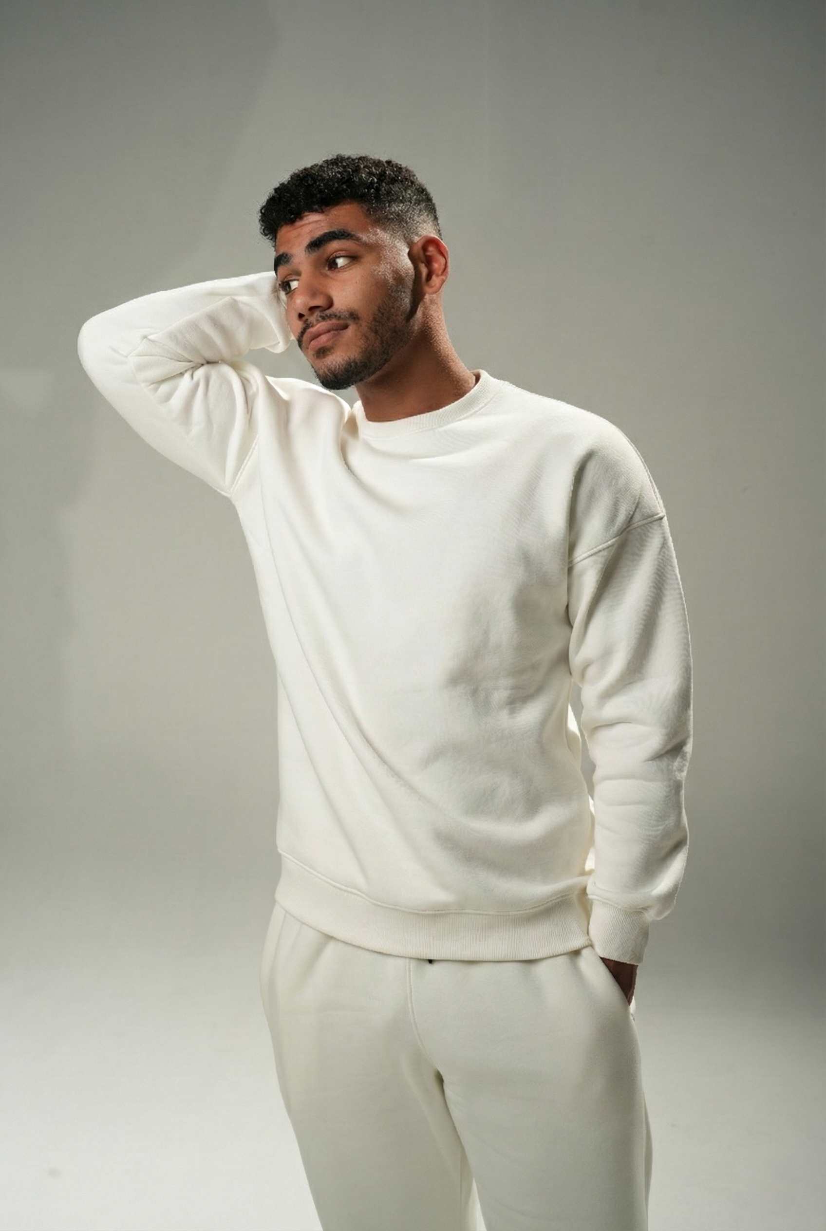 Oversize Off-White Crew Neck Basic Sweatshirt