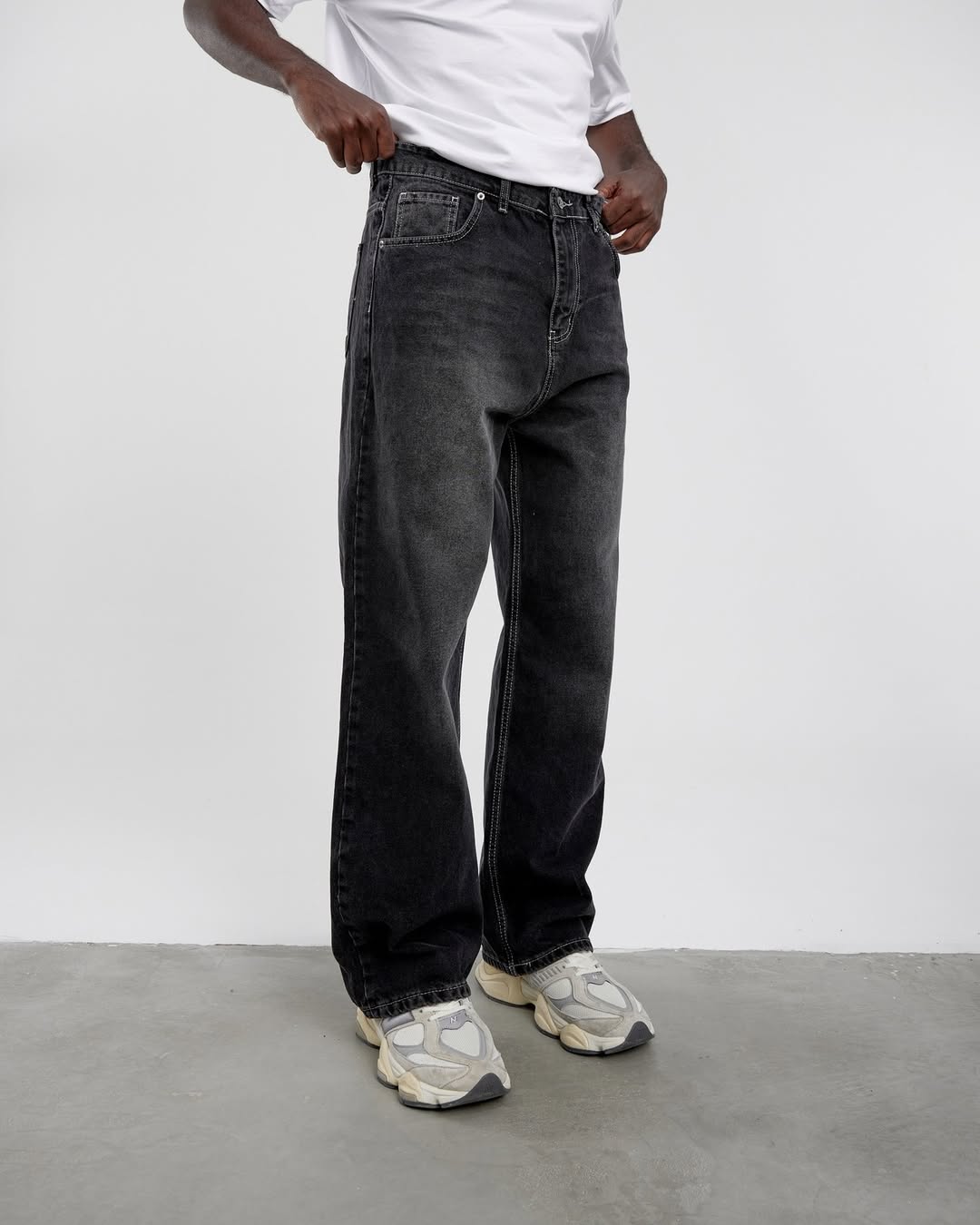 Black Wash Relaxed Fit Jeans